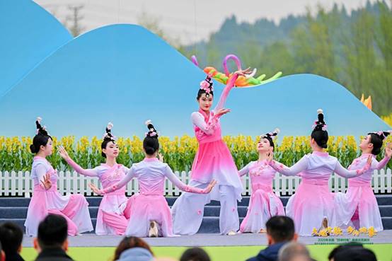 96cdf3372ddad4d42890c2d8d844db5