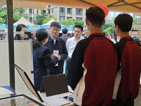 f258e7d231edfb32b0d2d1c738673c2